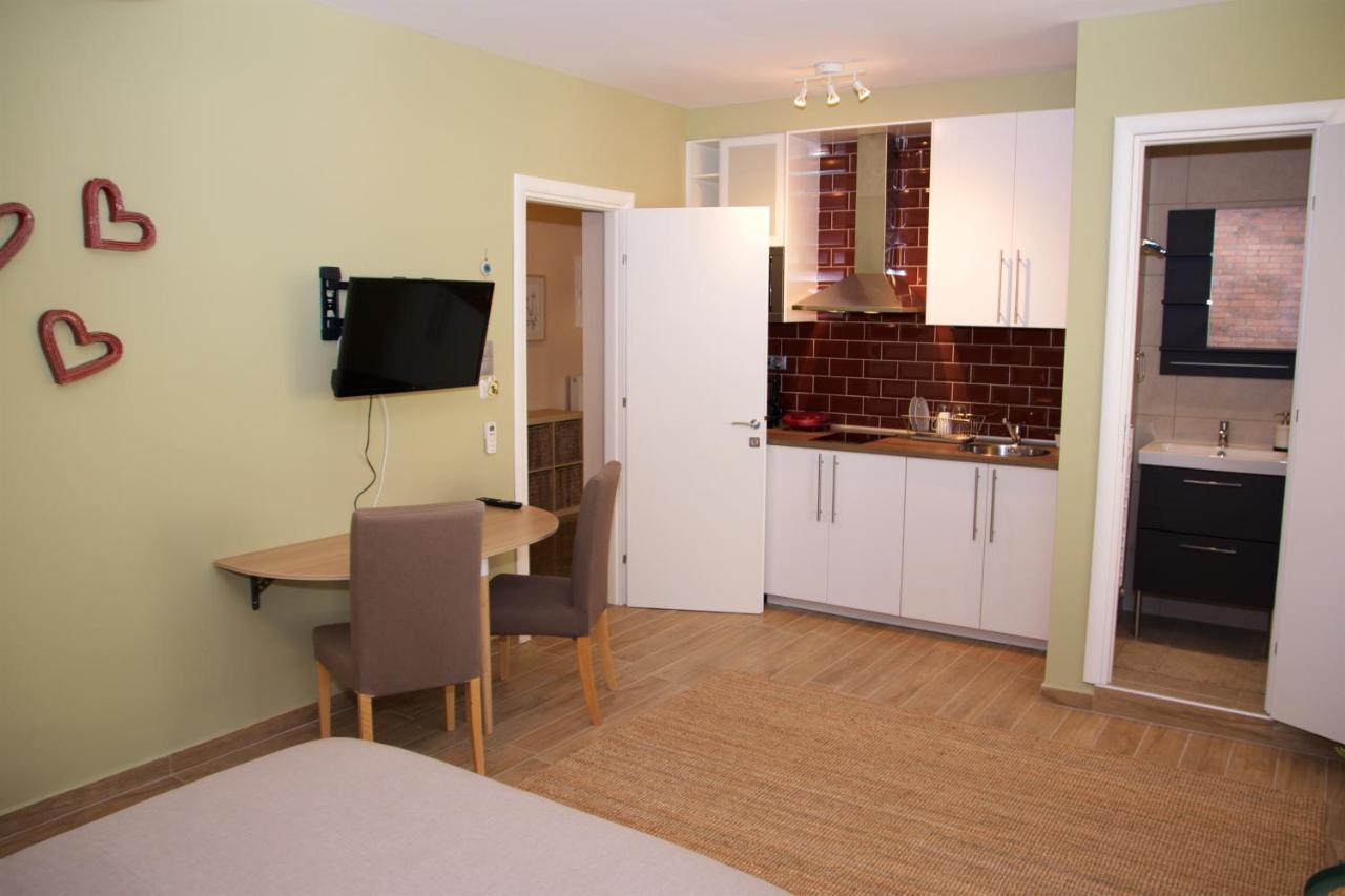 Super Cute & Cozy Mini Studios In City Center Tesalonika Bagian luar foto