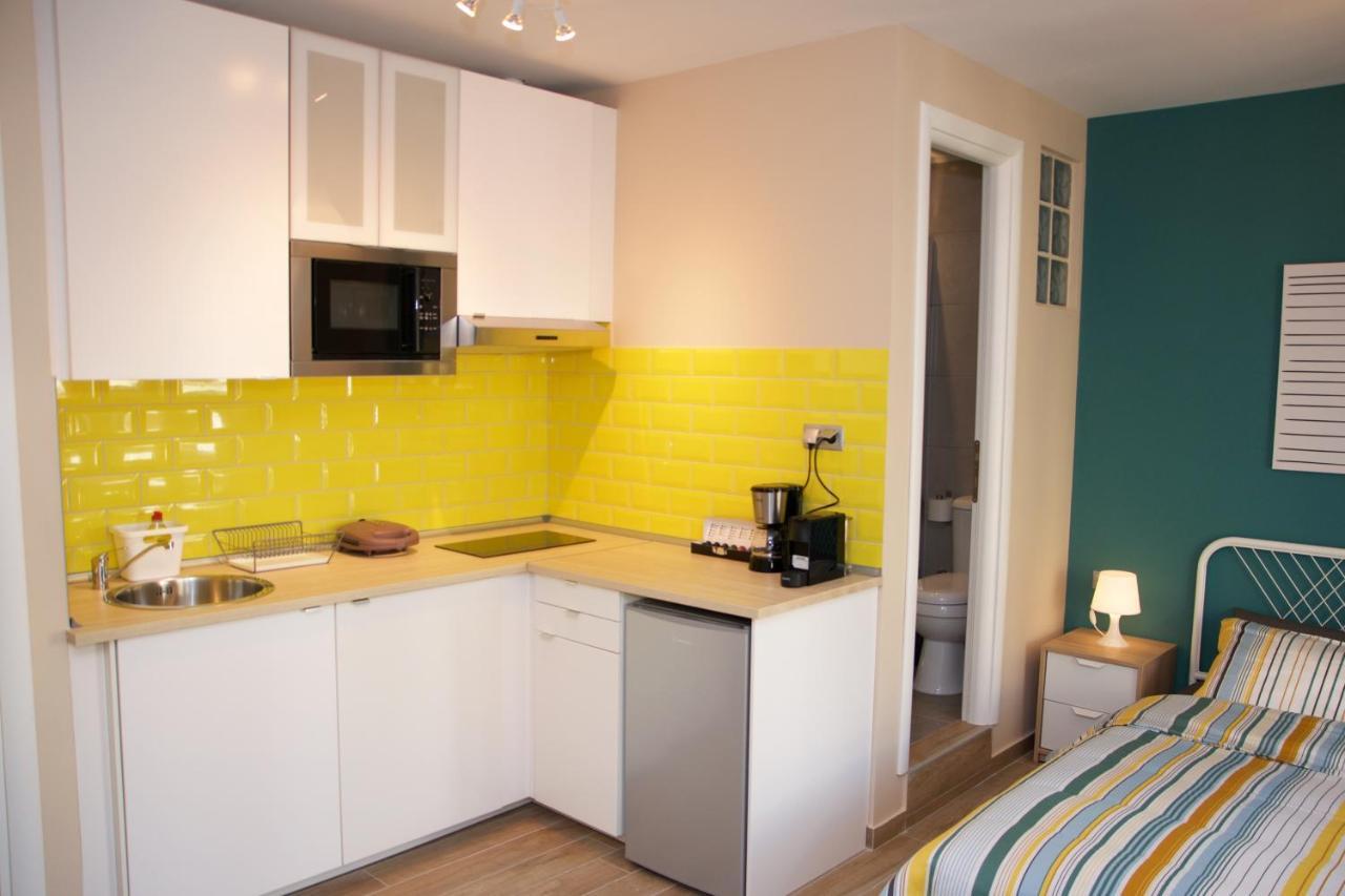 Super Cute & Cozy Mini Studios In City Center Tesalonika Bagian luar foto